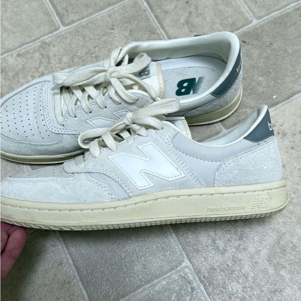 New balance t500 size 8.5 (fits more like 9 for me)